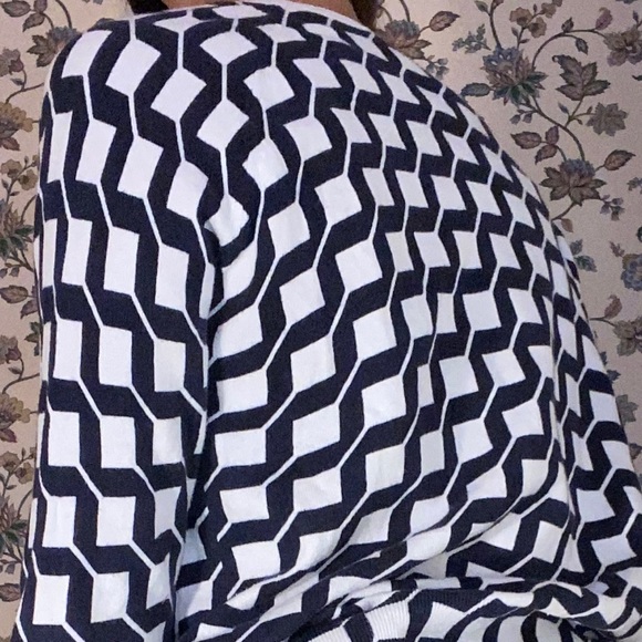 White & Navy Grid Pattern Sweater - Picture 3 of 6